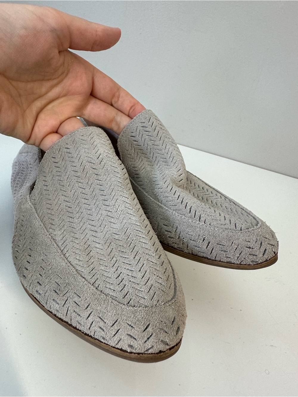 Lucky Brand Suede Grey Pointed Loafers Size 10 Brogan Laser Cut - Picture 15 of 16